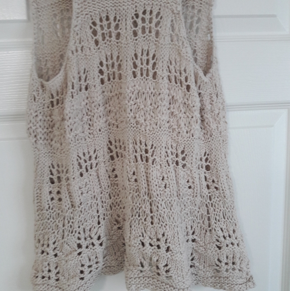 Top - Picture 4 of 8